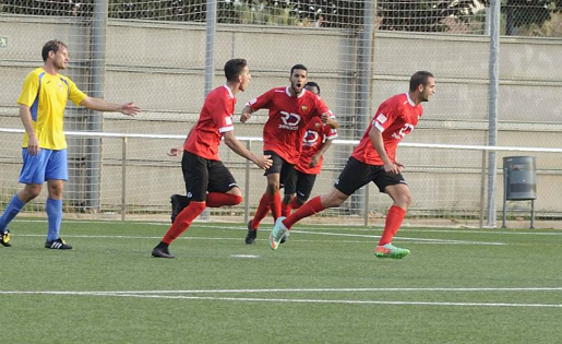 El Santboià celebra un dels seus tres gols contra el Vila-seca // FOTO: David Ferrer (fcsantboia.cat)