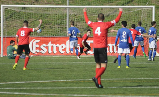 El moment posterior a un gol que val un liderat // FOTO: David Ferrer (fcsantboia.cat)