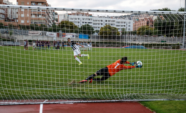 Així va aturar el penalti a Antonio // FOTO: Javi Borrego