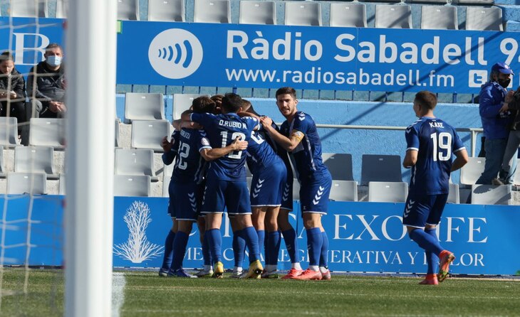 La plantilla del CE Sabadell, celebrant el gol de la victòria de Jacobo González // FOTO: CE Sabadell