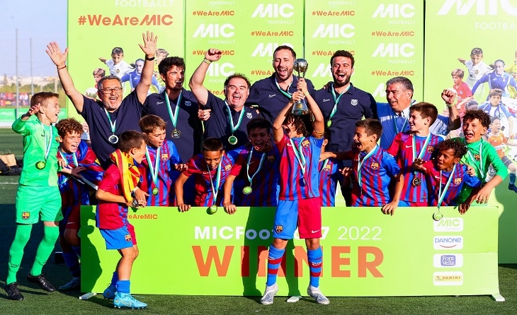 El FC Barcelona va guanyar dos títols del MICFootball7 a Futbol Salou -a la foto, l’aleví de 2n any // FOTO.  MICFootball7