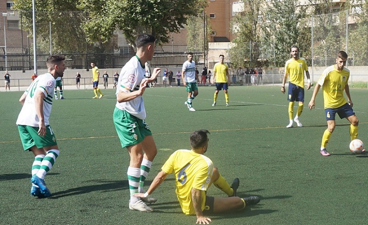 El tècnic groc Miki Carrillo no es 'va tallar' a l'hora de valorar el dur KO del seu equip davant la UE Sants // FOTO: UE Castelldefels