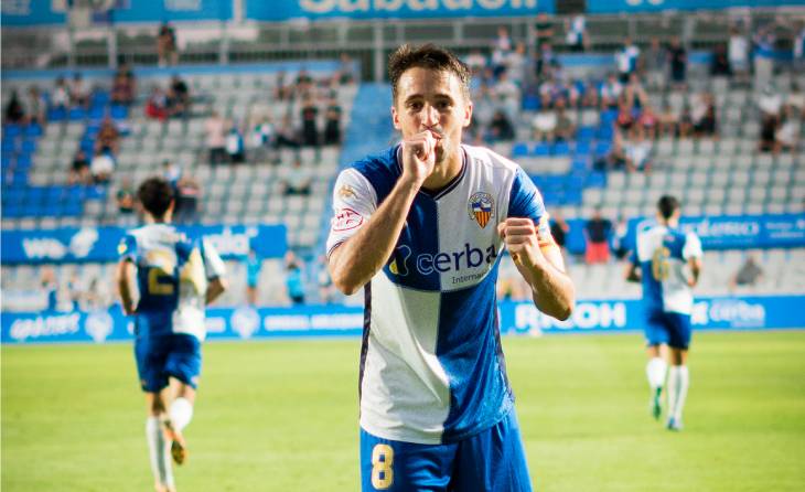 Primera temporada a la Nova Creu Alta i Sergio Cortés ja és capità per exprés desig del seu tècnic David Català // FOTO. CE Sabadell