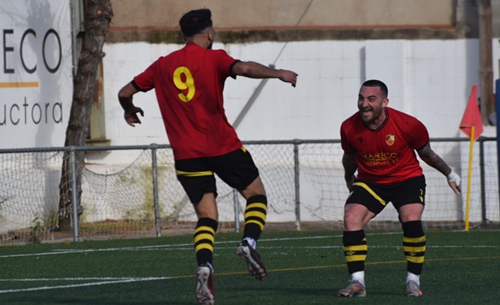 Aquesta imatge entre els dos golejadors del Ripollet representen el 65,2% dels gols anotats, ara com ara, en aquesta temporada // FOTO: A.M.