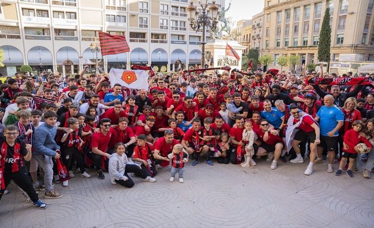 Gran celebració dilluns passat a la Plaça Prim de la ciutat // FOTO: Reus FC Reddis