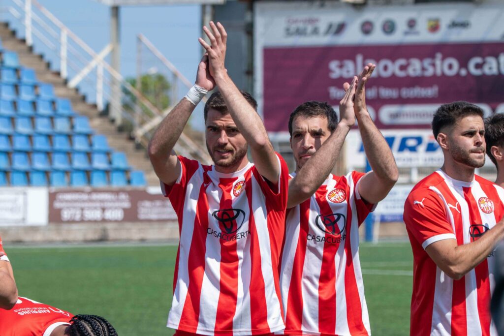 Greu lesió de lligaments per al defensa osonenc Roger Cunill en aquest inici de temporada // FOTO: David Pallarols