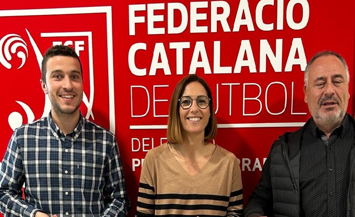 (A l'esquerra de la imatge). Aquest senyor és el gran 'defensor' de Soteras i companyia, Joan Estruch, de periodista cap de Presidència i Delegat // FOTO: FCF