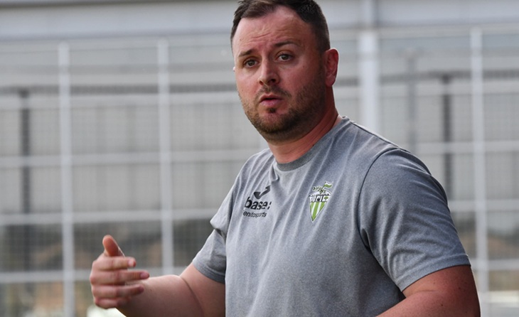 El tècnic sabadellenc Ángel Gálvez suma la seva quarta temporada a la banqueta colomenca i el segon ascens // FOTO: Gentilesa Iris Solà