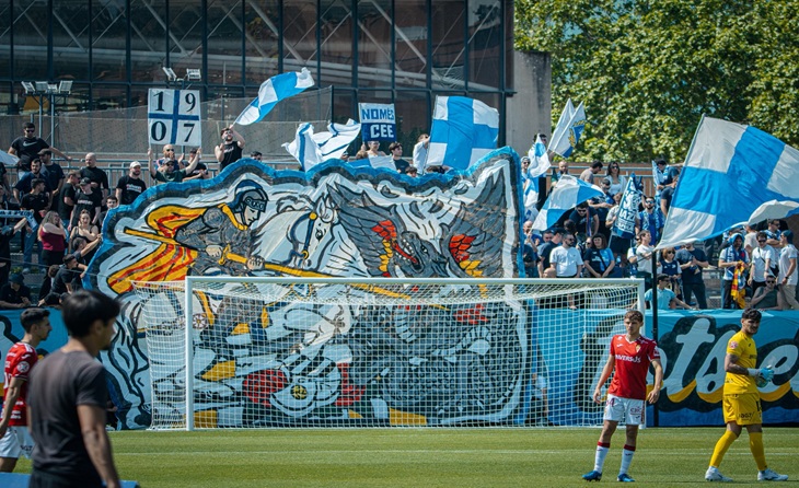 Tifo espectacular dels escapulats per a rebre al Reial Saragossa // FOTO: CE Europa