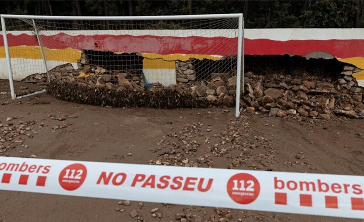 El modest FC Xesta, equip de Quarta Catalana, no pot tornar al camp ja que està destrossat per les pluges // FOTO: Ebre Digital